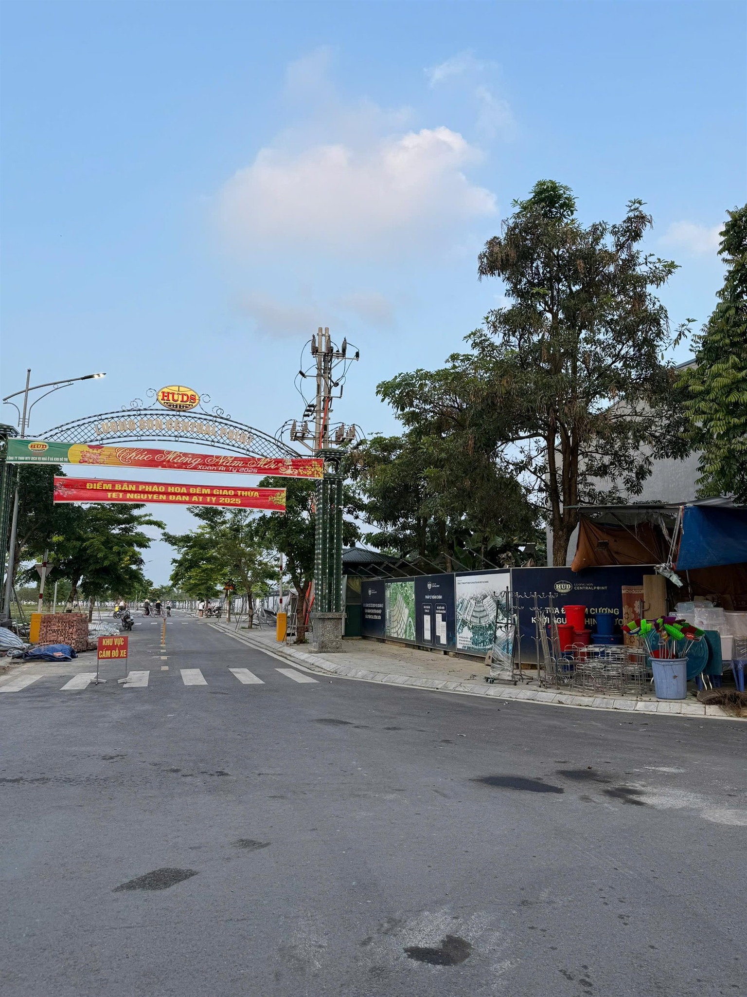 Đất vàng chợ đêm Lương Sơn, vàng chợ đêm