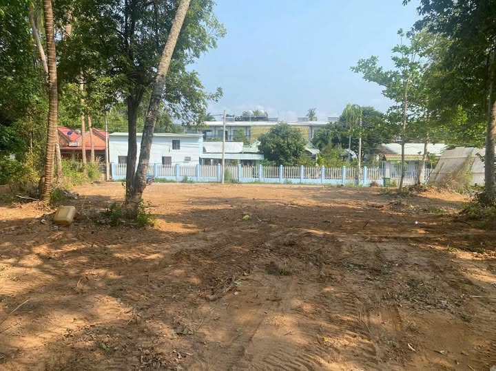 Bán đất 500m2, thế đất cao, vị trí đẹp tại Phú Quốc