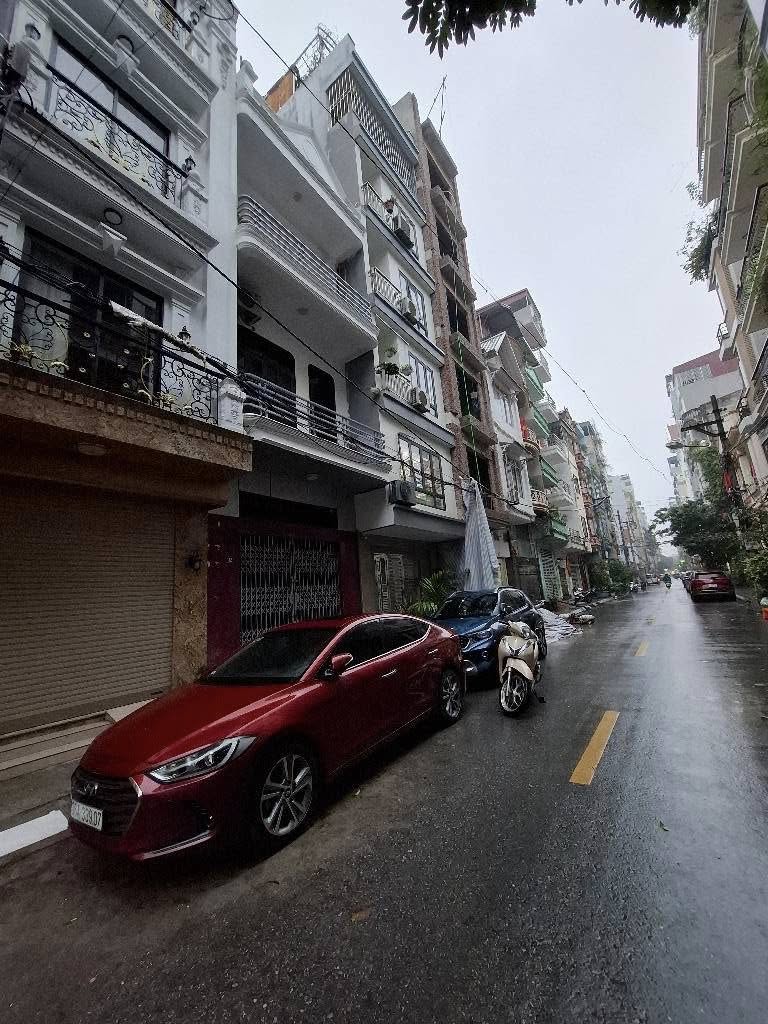 Nhà lô góc 40m2, 4 tầng, ngay chợ Hà Đông