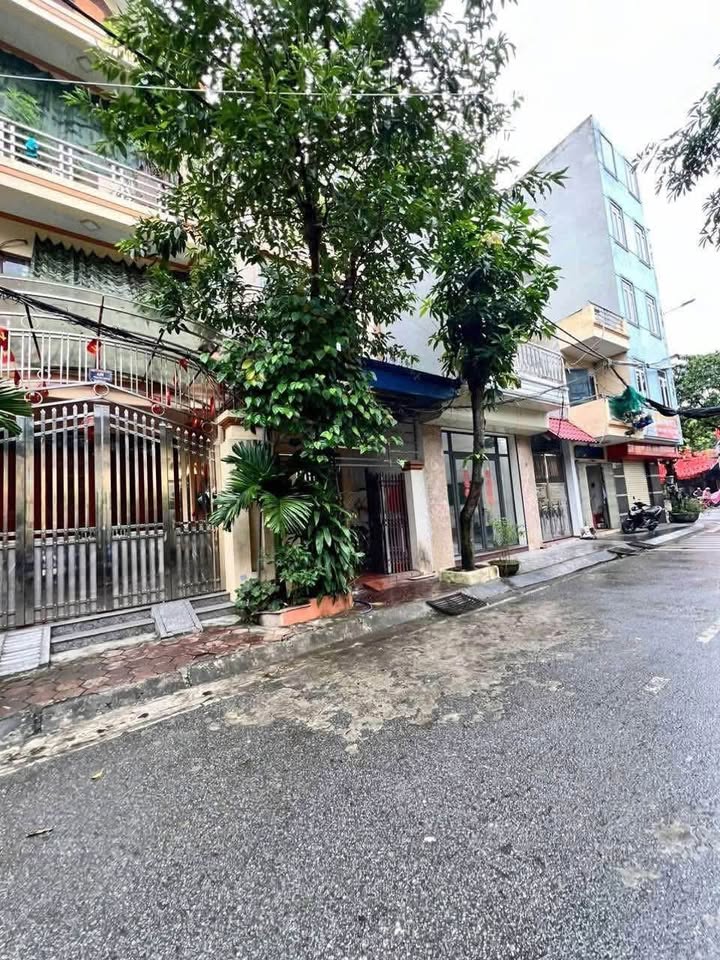 Nhà mặt đường Trần Hưng Đạo, Nam Định 40,3m2, 3 tầng, giá đầu tư