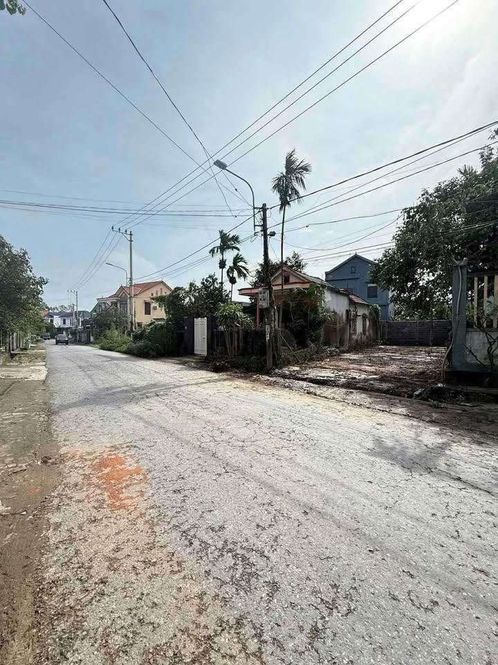 Đất Hoàng Quốc Việt, mặt tiền đường nhựa, kinh doanh vi vu, giá hời