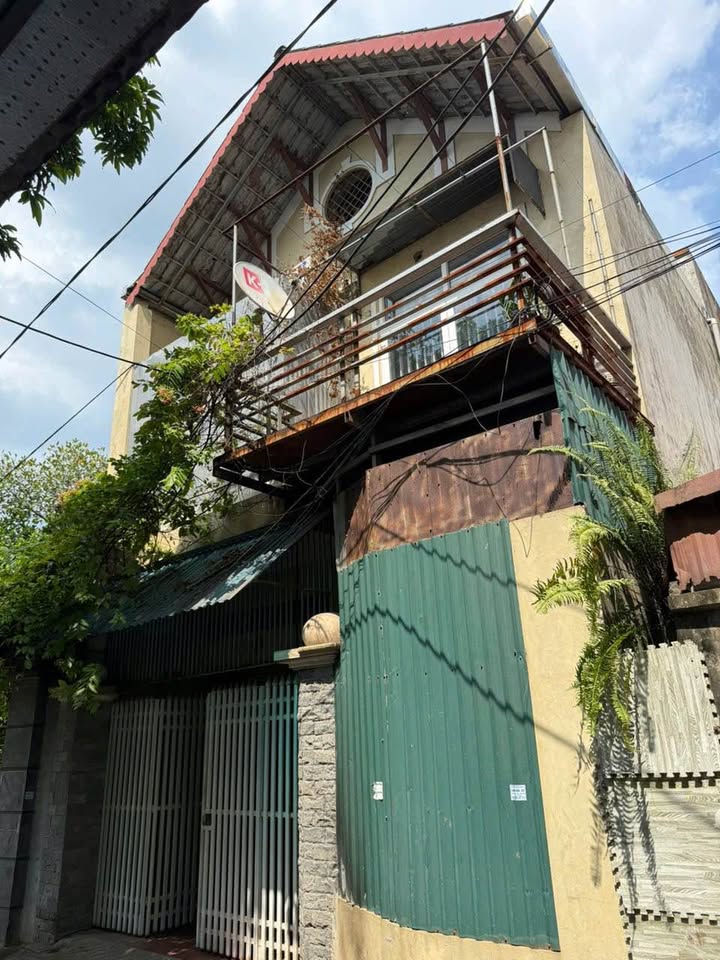 Nhà 2 tầng trung tâm Hương Canh - 100m thổ cư, giá chỉ 3 tỷ