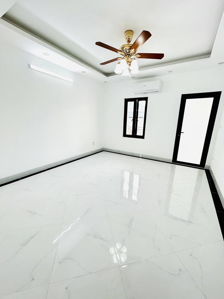 Nhà Tam Trinh 5 tầng, 6 phòng, ngõ rộng