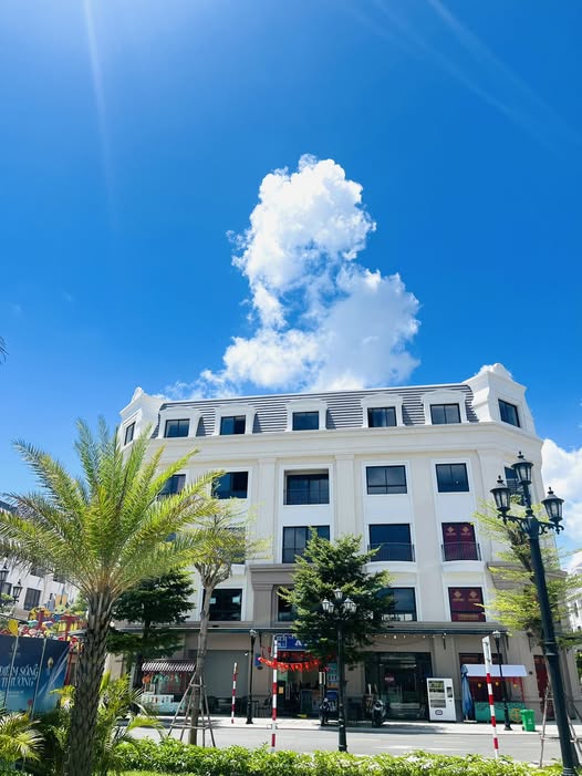 Nhà liền kề Vương Miện 67,5m2, giá 4 tỷ, Vinhomes Móng Cái