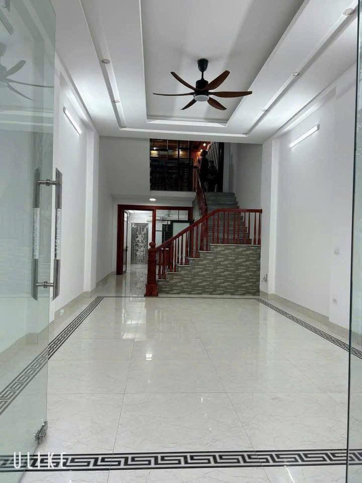 Nhà xây mới 2022 full nội thất, 84m2, mặt tiền 4.5m, hướng Tây Tứ Trạch, gần chợ Cầu Chui, Bắc Giang