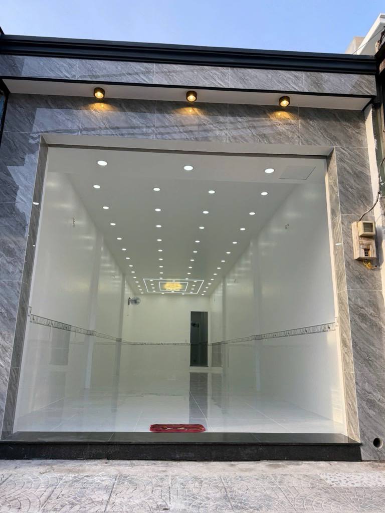 Mặt tiền Nguyễn Ảnh Thủ, Quận 12 - Kinh doanh gì cũng 'ngon', giá giảm sâu còn 9.9 tỷ