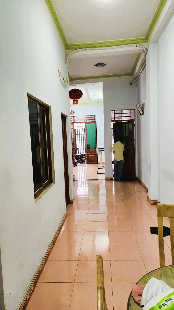 Siêu phẩm nhà đẹp sẵn sàng đón chủ mới ngay gần Trường Tiểu học Lê Văn Việt