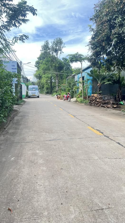 Bán gấp nhà 11.36x33m, 200m² thổ cư, đường 8m, 4.x tỷ