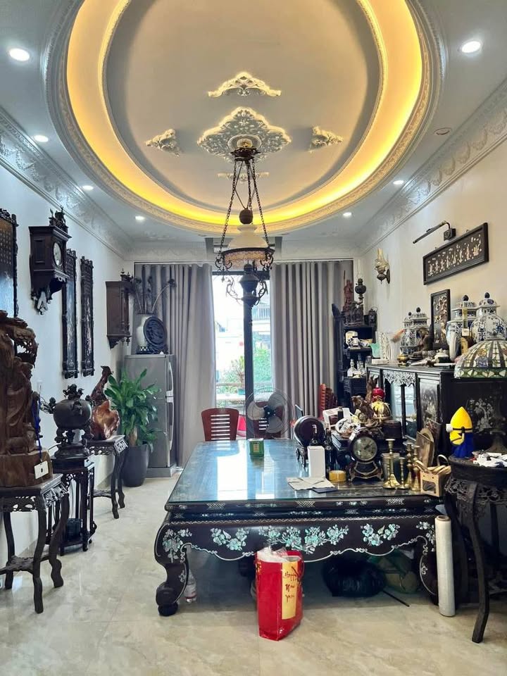 Chính chủ bán gấp nhà 5 tầng mặt đường Hùng Vương, kinh doanh đỉnh, giá yêu thương