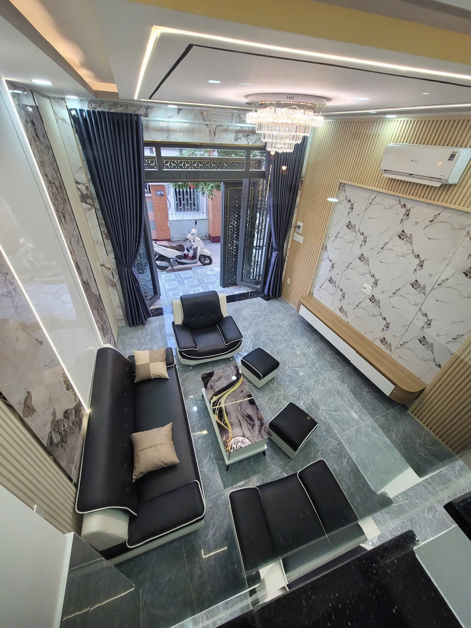 Nhà đẹp tọa lạc tại vị trí đắc địa Phường 12, quận Bình Thạnh, thành phố Hồ Chí Minh