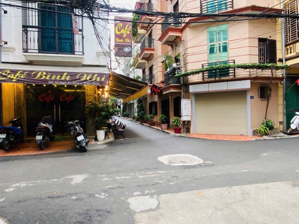 Nhà 5 tầng thang máy, phân lô ô tô vào nhà tại Cầu Giấy