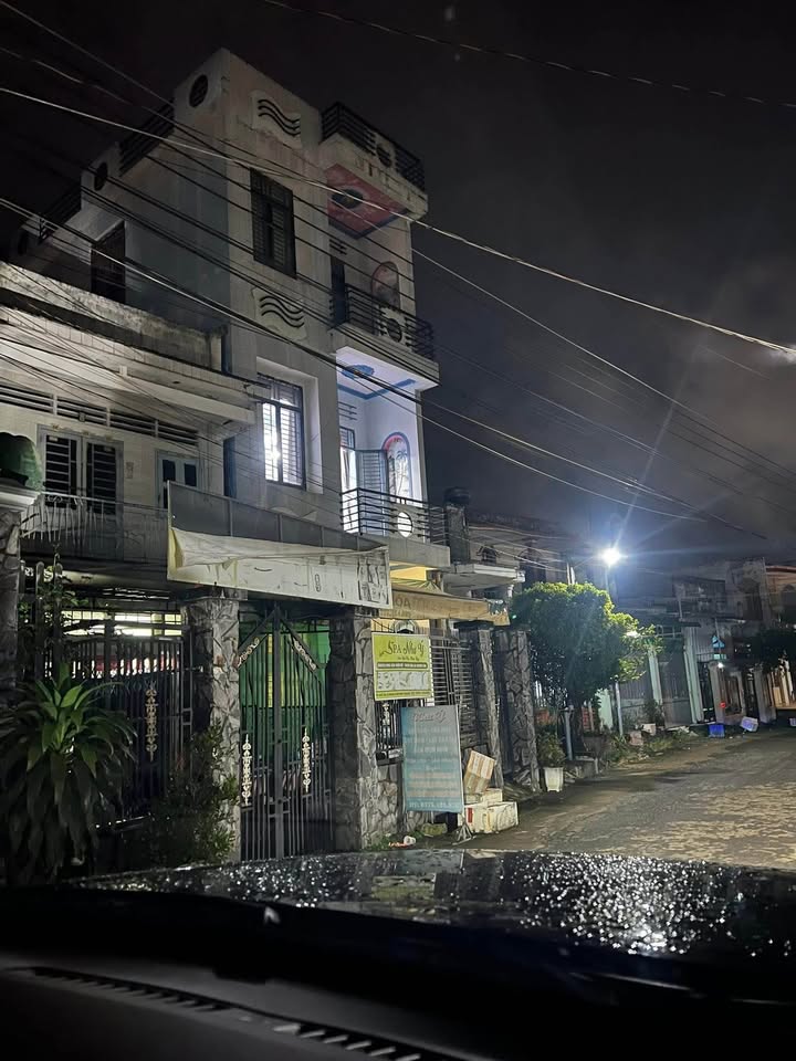 Nhà 2.6 tỷ ở Phú Vinh, ổ hồng riêng, sát chợ, chủ gấp bán