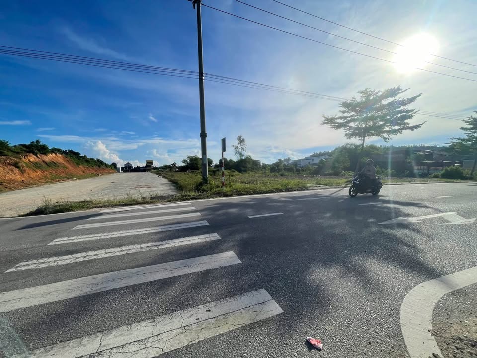 Đất 2 mặt tiền siêu đẹp thành phố Huế 409m2, ngang 22,3m