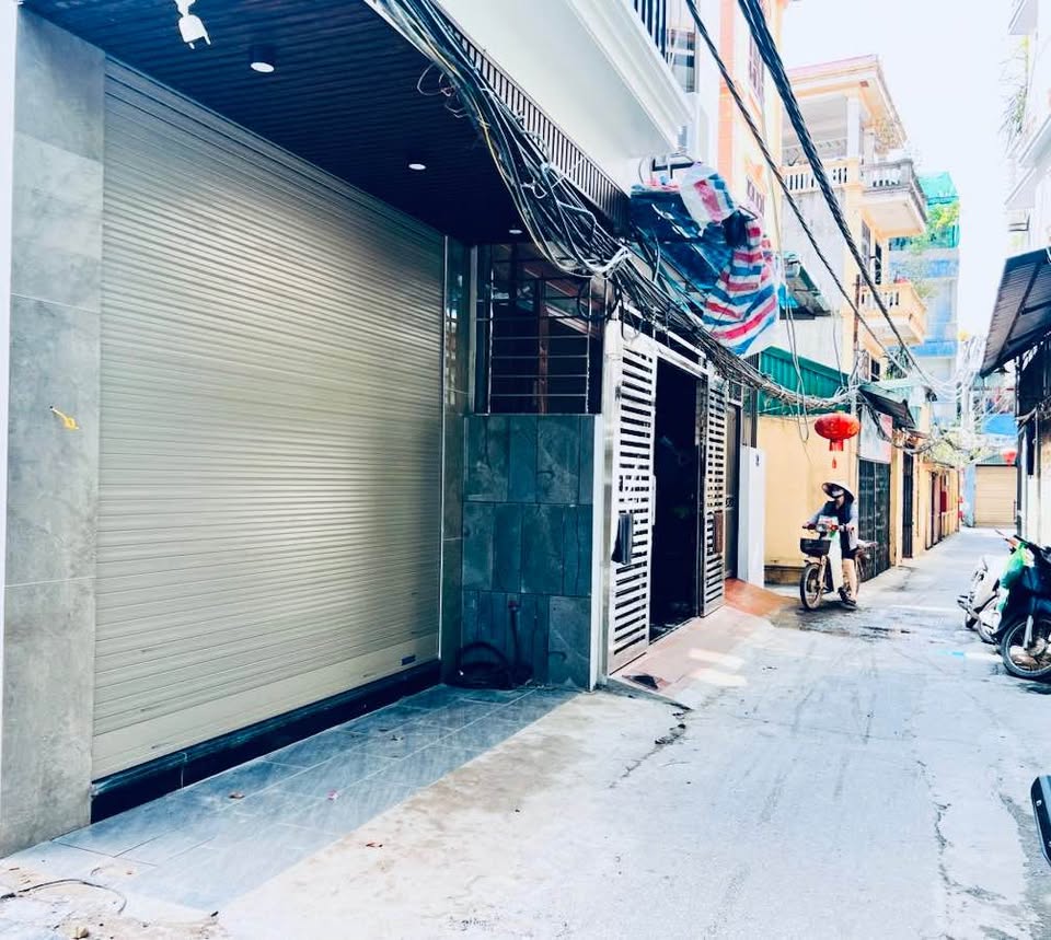 Nhà 6 tầng thang máy, gara ô tô ở Âu Cơ, Tây Hồ, bố mẹ yên tâm, con cái học gần