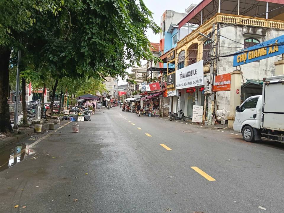 Bán đất tại vị trí cực đẹp, ngay trung tâm chợ Giang Xá, cách chợ chỉ 10m