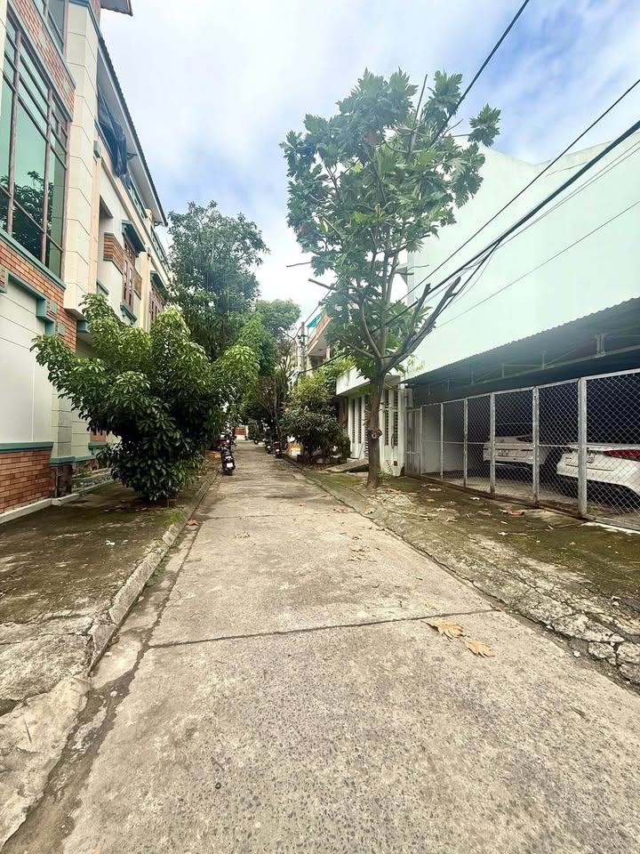 Bán nhà mặt tiền đường nhánh Trần Cao Vân, Đà Nẵng - Kinh doanh sầm uất