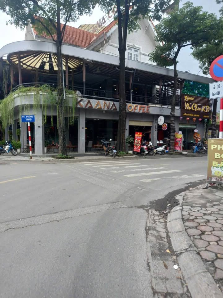 Nhà Văn Quán - Ô tô 16 chỗ ngủ trong nhà, ngõ 2 xe tải tránh nhau