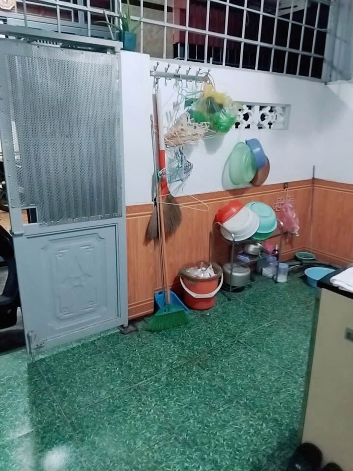 Nhà Lãm Hà, 45m2, 2 ngủ, full nội thất, giá 9xx triệu