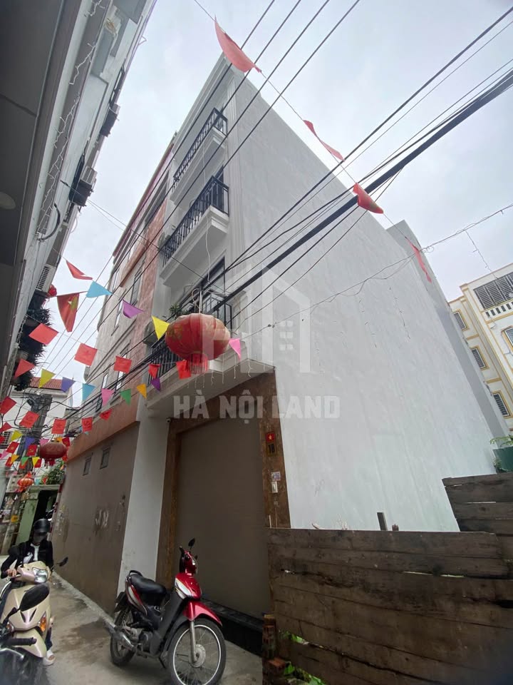 Nhà mặt đường 32, ngay cạnh Đại học Công Nghiệp Hà Nội