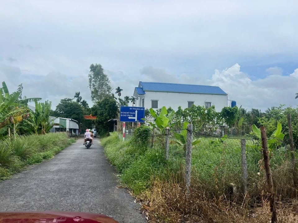 Đất Vĩnh Long, ền nhựa 15mx62m, gần chợ Mỹ Thuận, sổ đỏ riêng, giá 1,479 tỷ