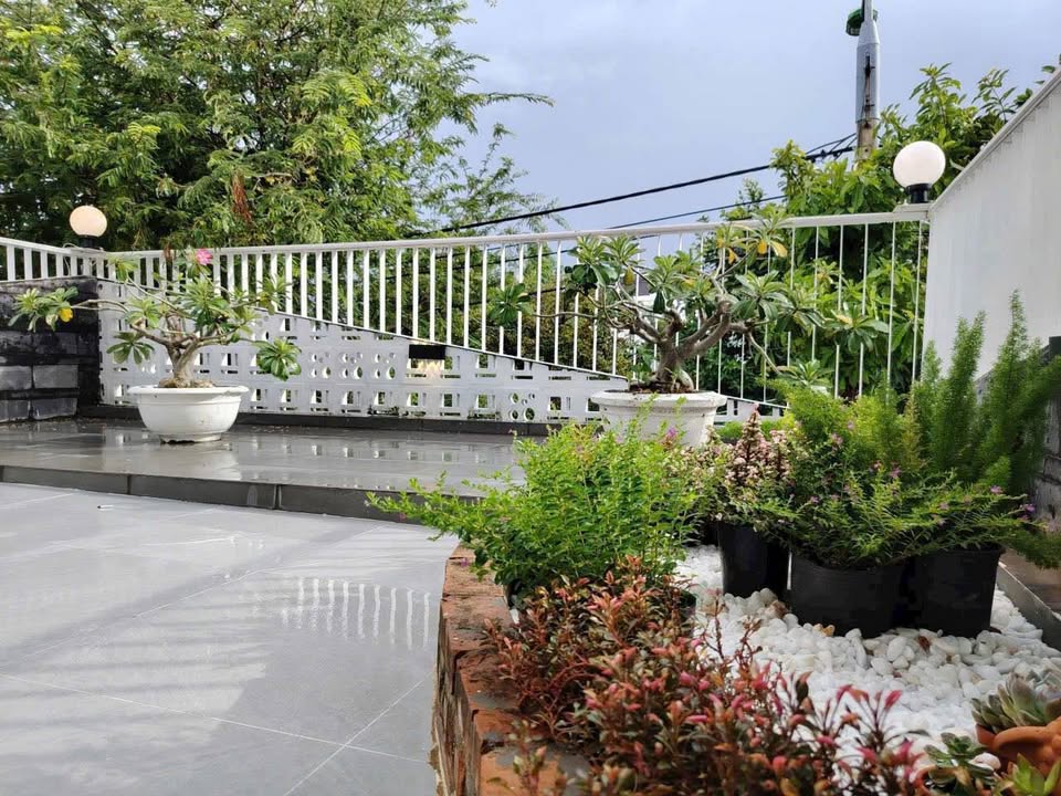 Bán nhà 3 tầng kiên cố, đúc thật 100%, không thấm nứt