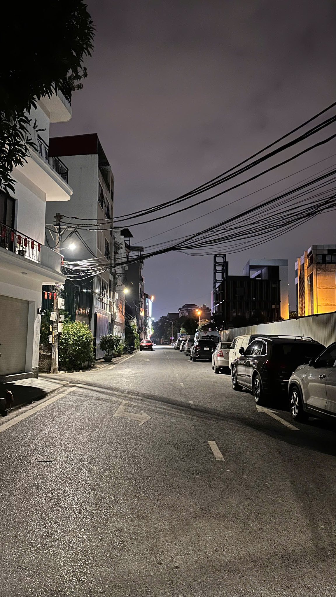 Nhà 5 tầng kinh doanh, gara ô tô, ngõ thông ô tô tránh tại Vũ Đức Thận, Long Biên