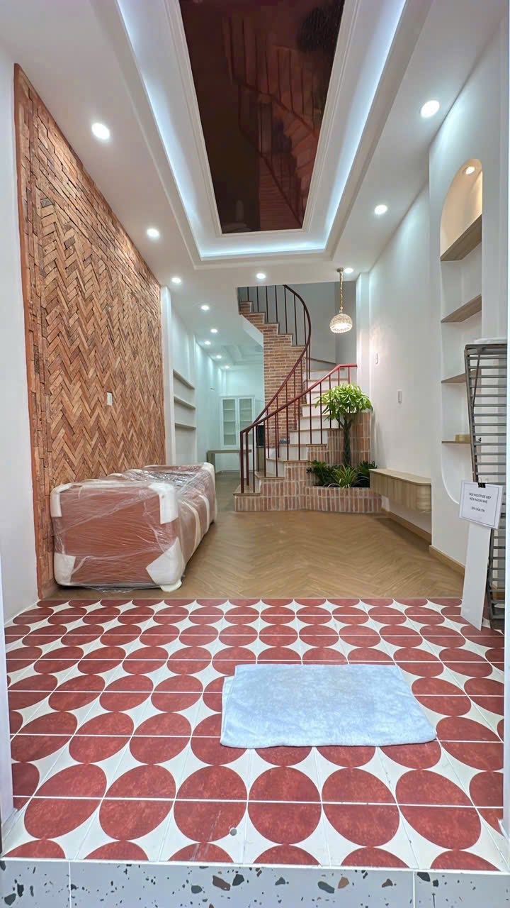 Nhà xinh lung linh tại Quận 4, khu Khánh Hội