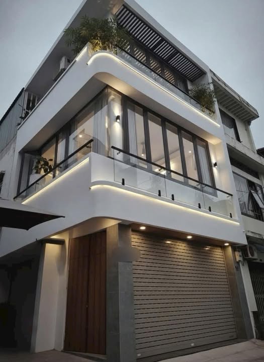 Bán nhà 1 trệt 2 lầu, hẻm ô tô đường Lê Hồng Phong, Vũng Tàu