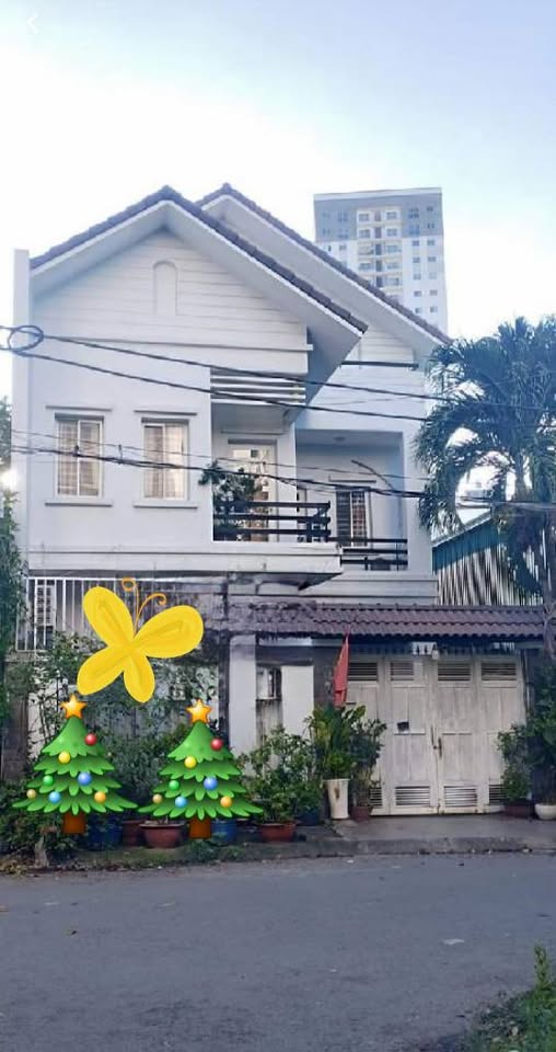 Siêu phẩm biệt thự 3 tầng, tọa lạc ngay ngã 4 sầm uất Hoàng Quốc Việt Huỳnh Tấn Phát, Quận 7