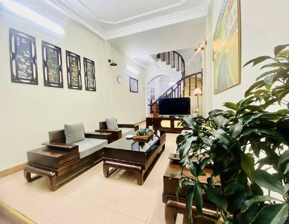 Nhà 5 tầng Kim Giang, phân lô vuông vắn, dòng tiền cực khủng, full nội thất