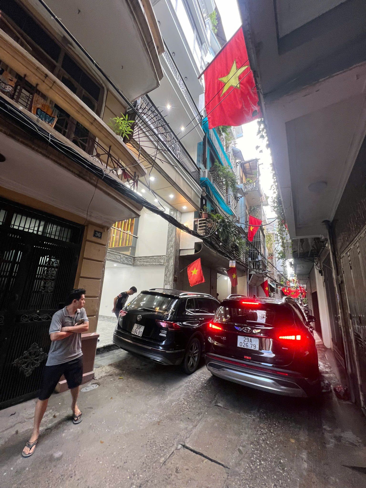 Đền Lừ - Hoàng Mai - Nhà 6 tầng thang máy, ô tô vào nhà, ngõ thông kinh doanh, chỉ 1x tỷ