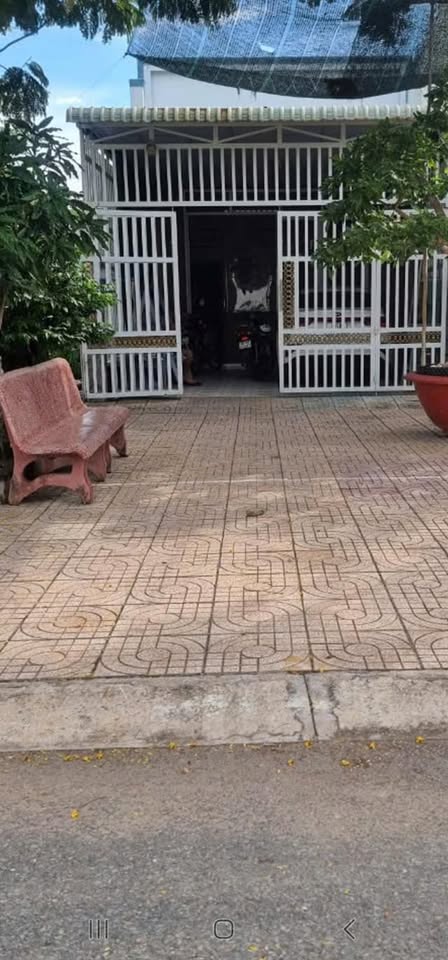 Nhà x24m mặt tiền đường lớn, kinh doanh gì cũng cháy