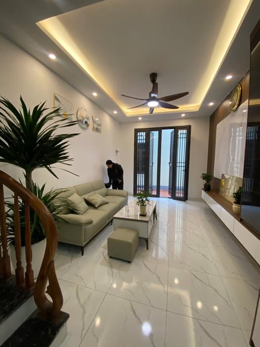 Nhà La Phù 5 tầng thơm mùi sơn, gần khu đô Gleximco