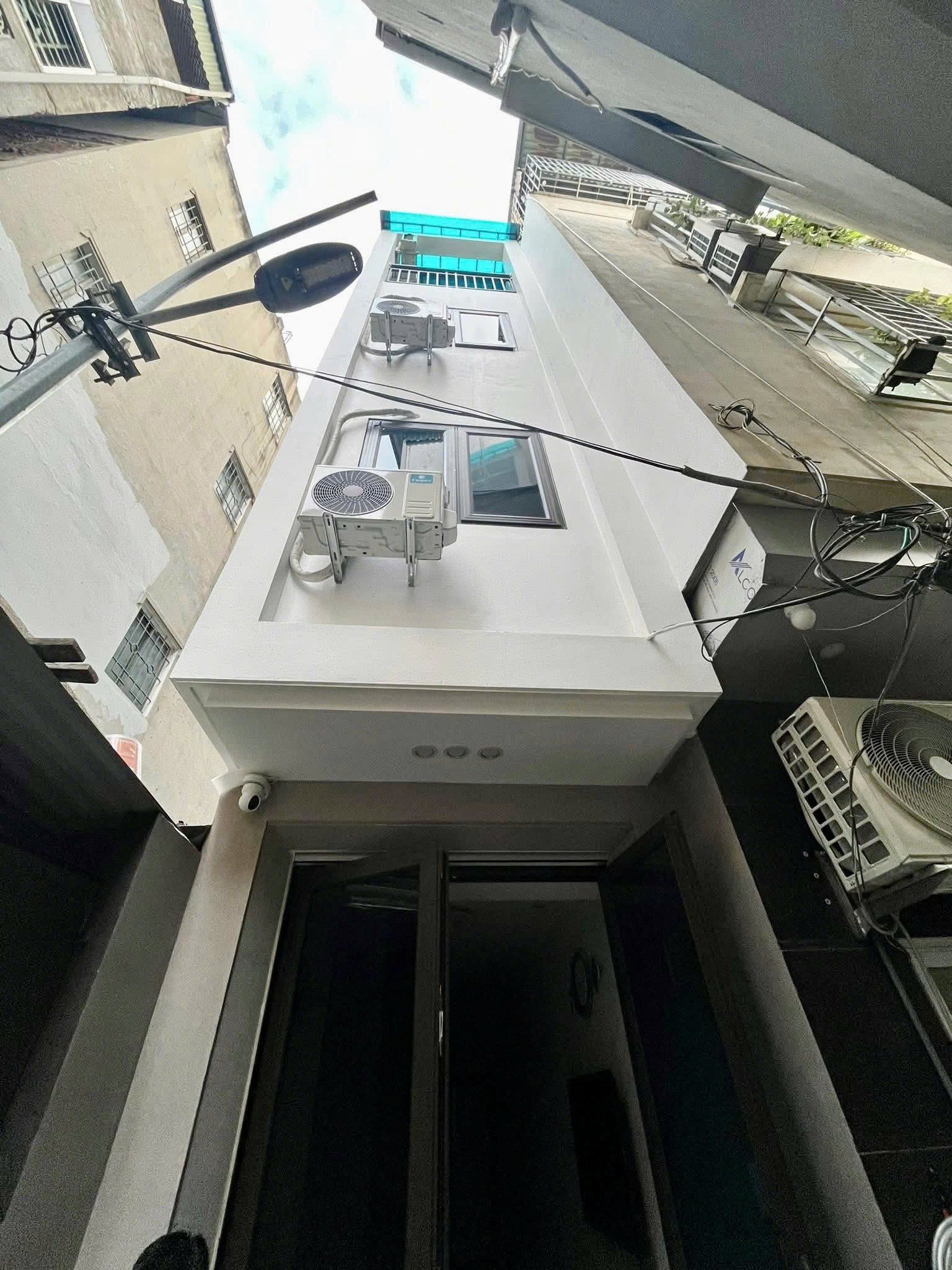 Nhà góc Khâm Thiên - 5 tầng đầy đủ công năng, trung tâm Đống Đa