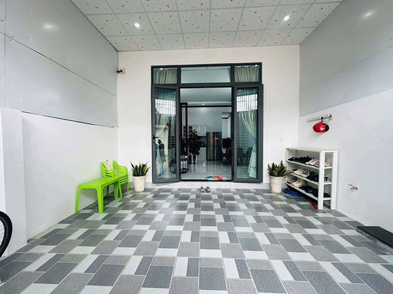 Nhà mặt tiền Đinh Núp, kinh doanh buôn bán thoải mái