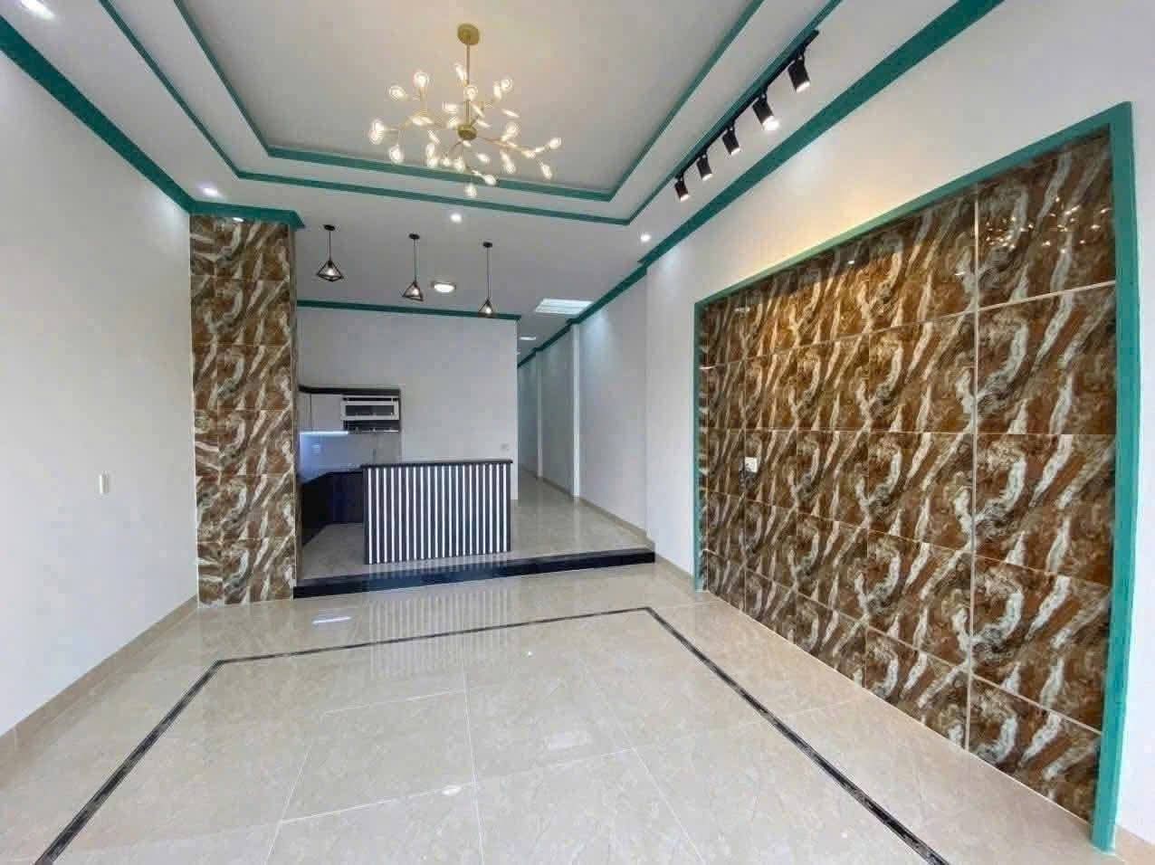 Nhà Phước Tỉnh vừa ở vừa kinh doanh, 2 bước ra biển, giá 2,75 tỷ