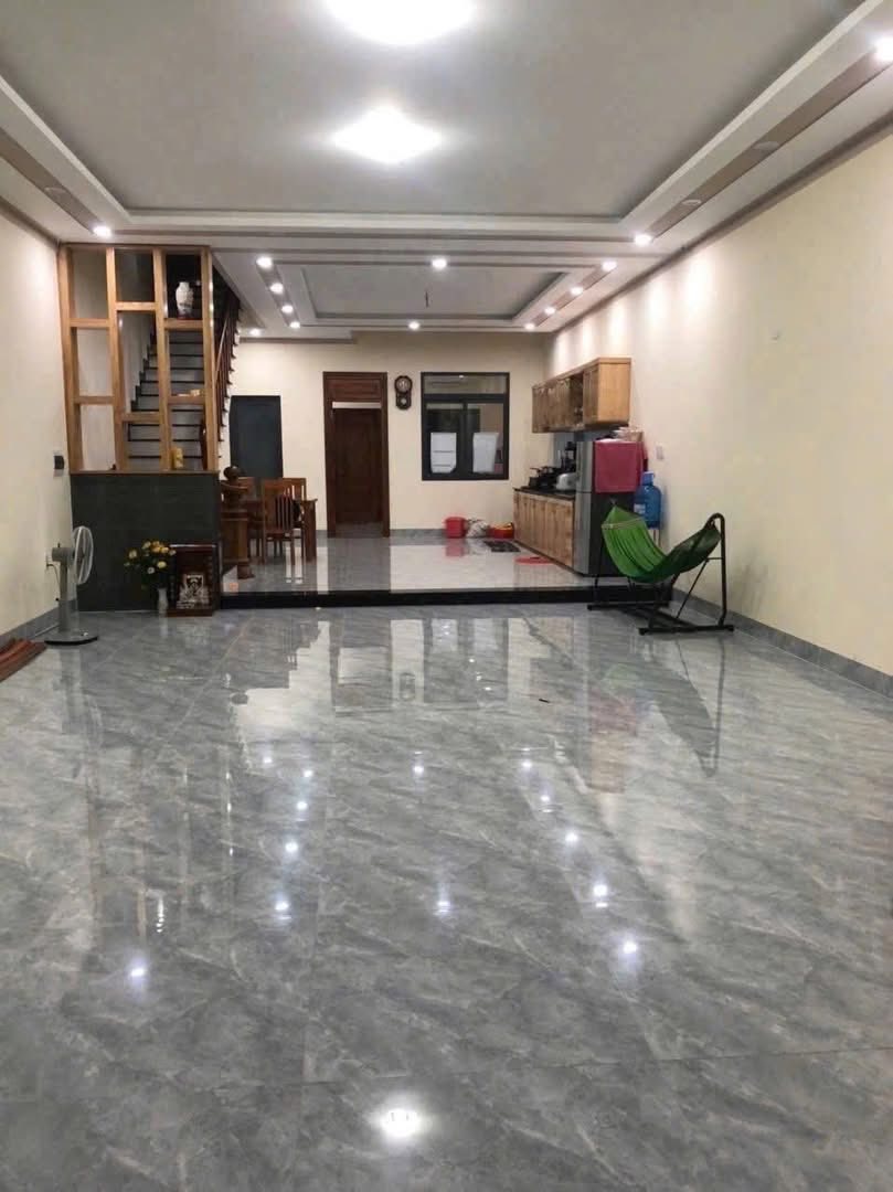 Nhà 1 trệt 1 lầu Hưng Việt, Bà Rịa 3 phòng ngủ, đường 20m, 4,7 tỷ