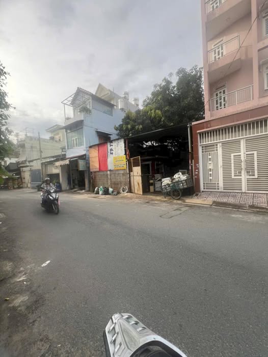 Đất tọa lạc tại vị trí đắc địa trên mặt tiền nhánh Tân Chánh Hiệp 25, phường Trung Mỹ Tây, quận 12