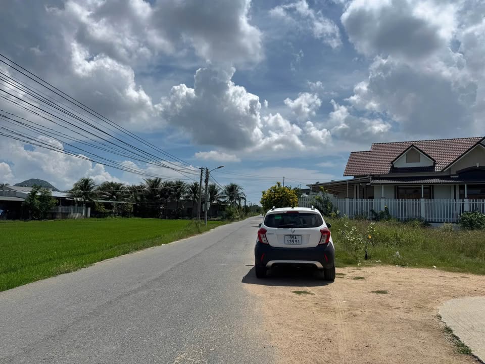 Cần bán lô đất vuông vắn 454m2, kích thước 19m x 24m, có sẵn 110m2 thổ cư