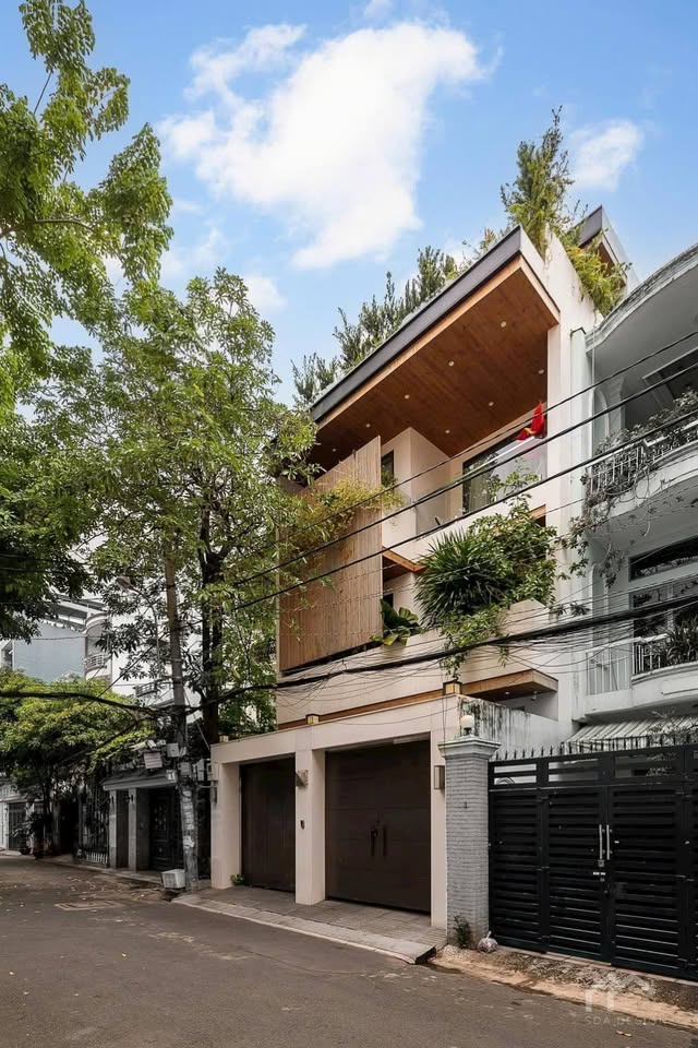 Chào mừng bạn đến với căn nhà vườn tuyệt đẹp tọa lạc tại Nguyễn Sơn, Gia Lâm, Hà Nội