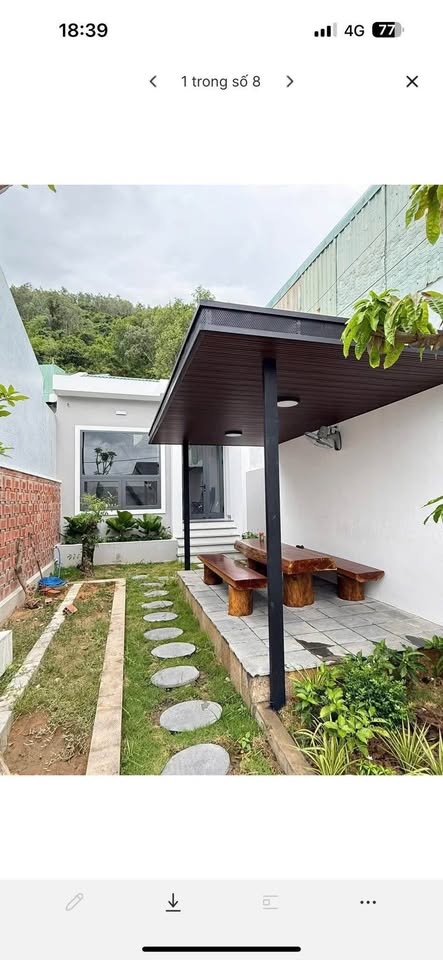 Nhà đẹp như tranh vẽ, diện tích 108m2, tọa lạc ngay mặt đường ô tô tránh nhau tăm tắp tại đường Trạng Quỳnh