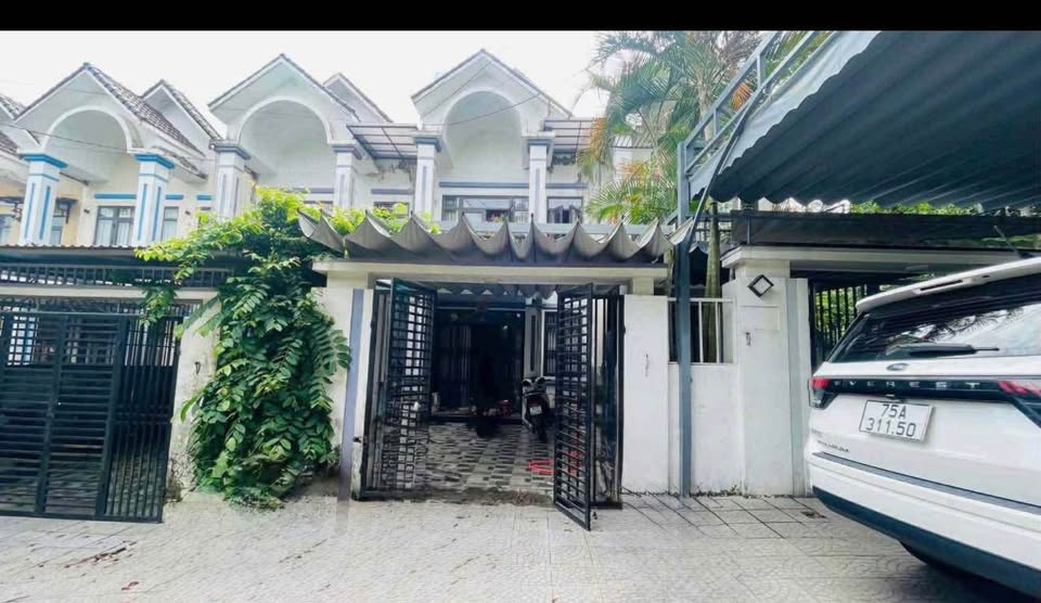 Nhà 2 tầng kiệt ô tô đường Lê Ngô Cát, diện tích 100m2, giá 2.5 tỷ