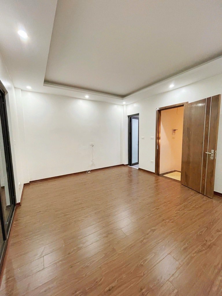 Nhà 5 Tầng tọa lạc tại vị trí đắc địa gần Minh Khai, trái tim của quận Hai Bà Trưng