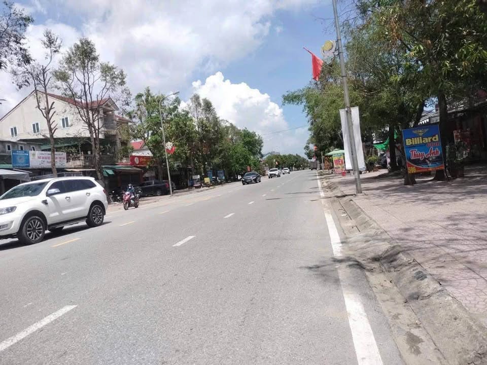 Siêu phẩm nhà 3 tầng kiên cố sẵn sàng về với chủ mới, tọa lạc ngay mặt đường Quang Trung