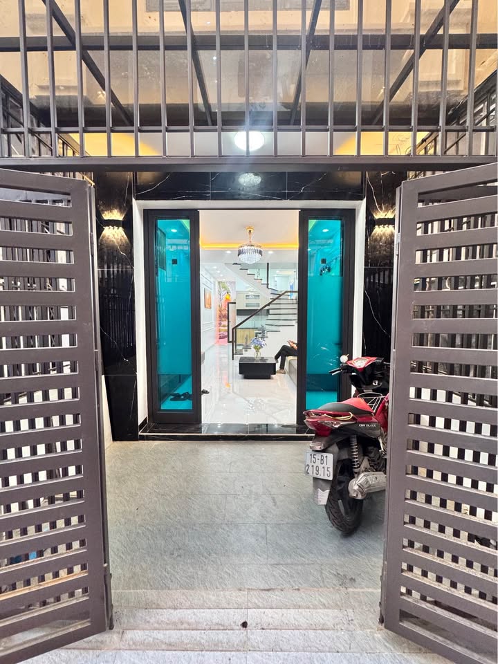 Siêu phẩm nhà 3 tầng tại Lạch Tray, Hải Phòng, thông các tuyến đường lớn