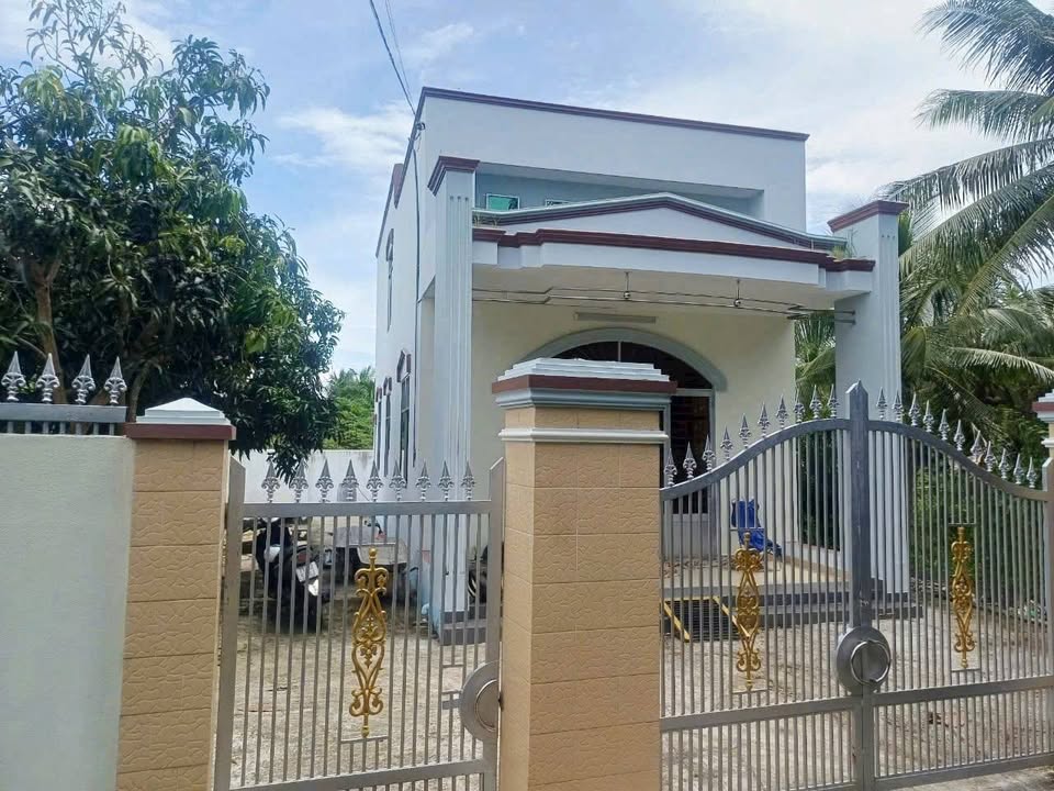 Nhà lầu 254m² hẻm Lò Gạch, Bến Tre, chỉ 1,3 tỷ