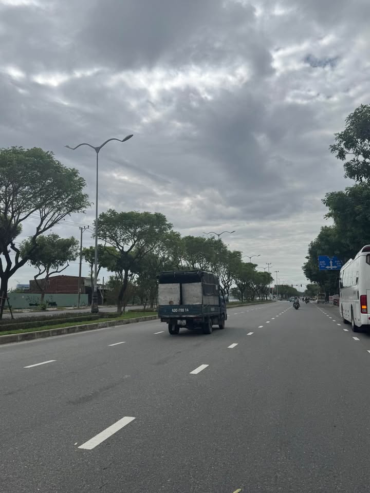 Tòa nhà văn phòng Nguyễn Phước Lan - Vừa đẹp vừa sang, tiền vào như nước