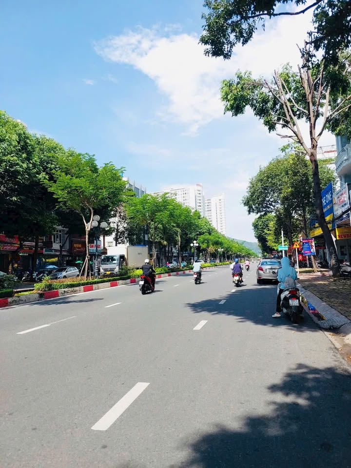 Bán nhà mặt tiền Nguyễn An Ninh, Vũng Tàu, ngang 8m, 117m2, 18,5 tỷ