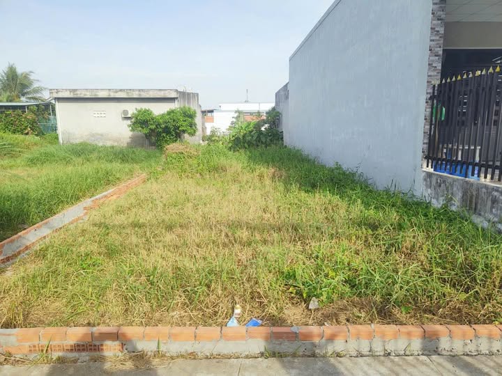 Bán đất Phú Khương, Bến Tre 149,1m2, sổ hồng, khu dân cư đông đúc