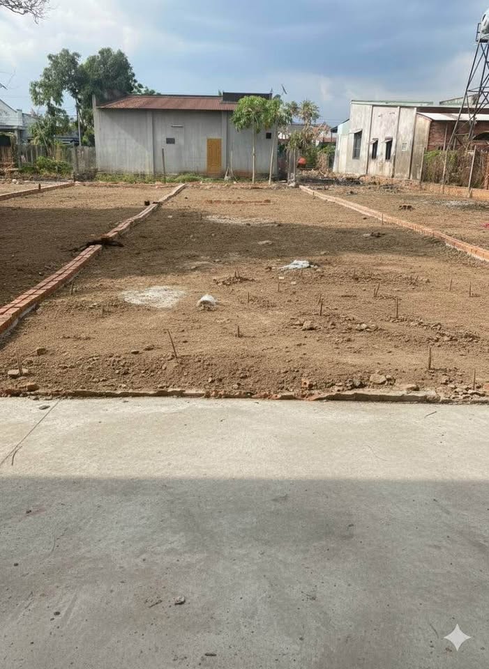 Đất vàng Xuân Phú sổ riêng full thổ cư, dân cư sầm uất, giá hời 640 triệu